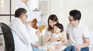 Metode Distraksi Aktif Lebih Superior untuk Manajemen Nyeri Prosedural pada Anak