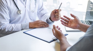 Menghadapi Permintaan Pasien untuk Pemeriksaan Penunjang yang Tidak Diperlukan 