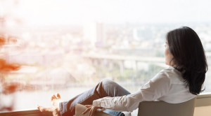 Manfaat dan Risiko Terapi Hormonal Pada Menopause