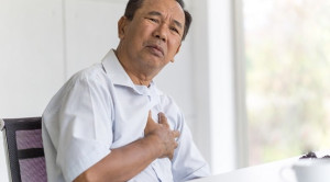 Skor CHA2DS2-VASc dan HAS-BLED dalam Stratifikasi Risiko Stroke dan Memandu Keputusan Pemberian Antikoagulan pada Pasien dengan Atrial Fibrilasi