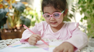 Intervensi untuk Memperlambat Perkembangan Miopia pada Anak