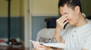 Varenicline Nasal Spray Sebagai Terapi Dry Eye Syndrome