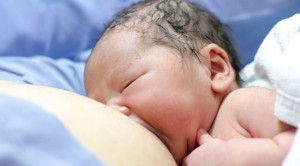 Pentingnya Inisiasi Menyusui Dini bagi Bayi Baru Lahir