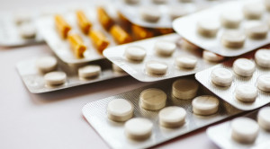 Rosuvastatin Intensitas Tinggi vs Kombinasi Rosuvastatin Intensitas Rendah dan Ezetimibe pada HbA1c Pasien Non-Diabetes – Telaah Jurnal Alomedika