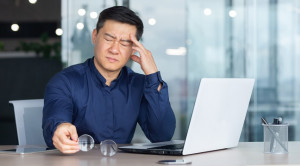 Penurunan Efek Antibodi Monoklonal CGRP dalam Pencegahan Migraine – Telaah Jurnal Alomedika