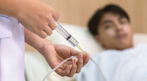 Kaitan Antara Penggunaan Kortikosteroid dengan Terjadinya Leukositosis – Telaah Jurnal Alomedika