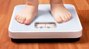 Perhitungan Dosis Obat Anak: Berat Badan Ideal atau Aktual