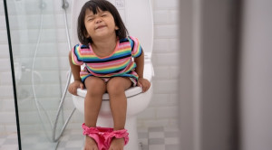 Perlukah Probiotik untuk Konstipasi Fungsional Anak-Anak