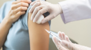 Manfaat dan Keamanan Vaksin Tifoid