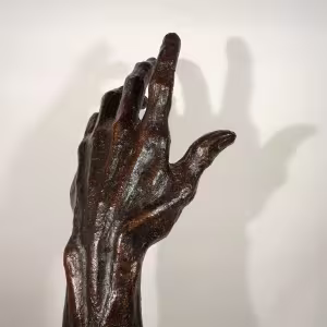 Main, autoportrait