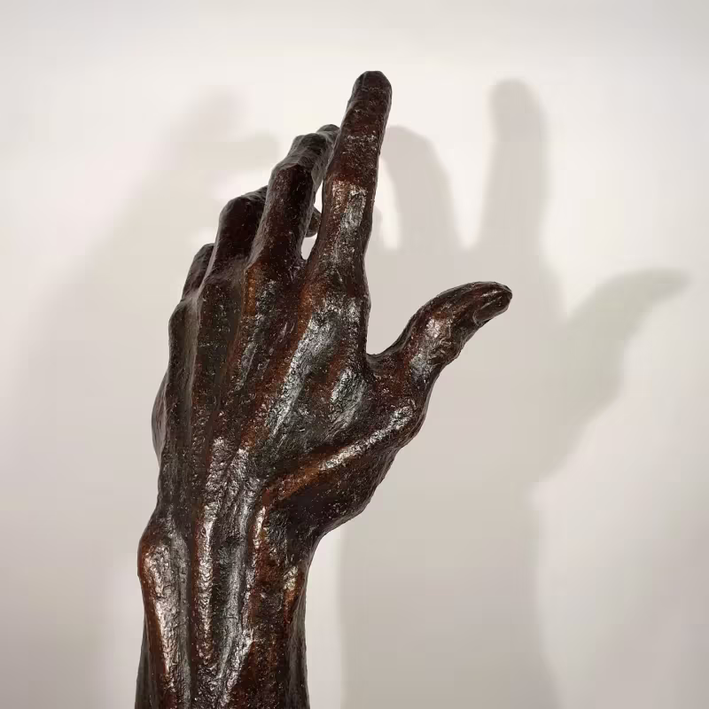 Main, autoportrait