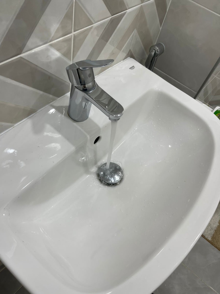 Смесител за мивка с хигиенен душ Grohe BauEdge, Long-life керамичен ...