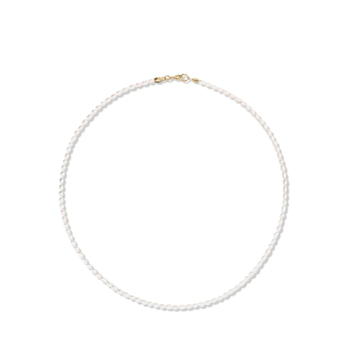 Valkoinen Pearls choker: Choker made from pearls.