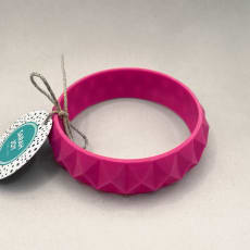 Pinkki Geometric Bangle: Lightweight chunky bangle. Available in 3 sizes with a range of vibrant colour options.