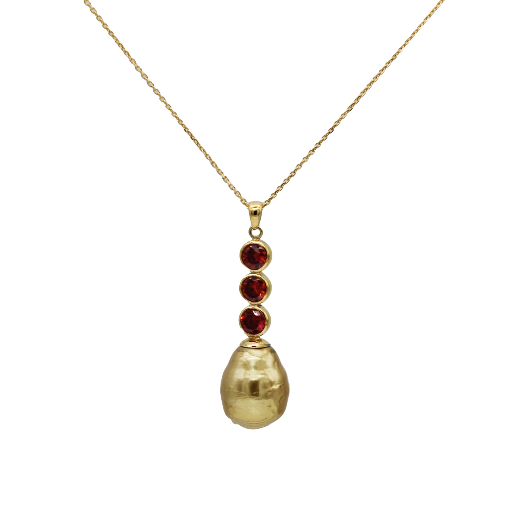 Pallas Pearl Pendant – Golden Shell Pearl oranssilla kuutiosirkoniumoksidilla
