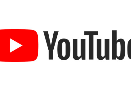 YouTube-Logo. Das Logo zeigt einen roten Abspielknopf (Play-Symbol) auf der linken Seite und das Wort "YouTube" in schwarzen Buchstaben auf der rechten Seite.