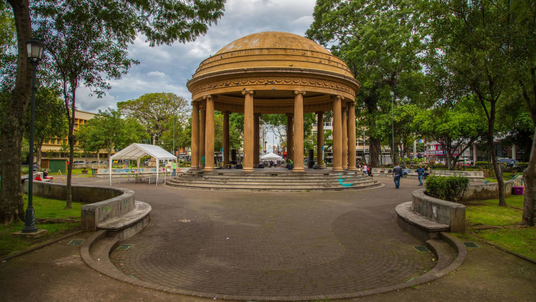 San Jos Province San Jos City Park Garden Hugo King Fretts