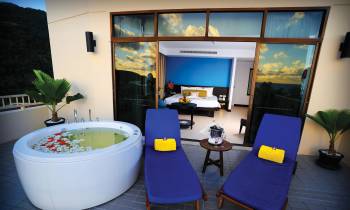 Terraces Deluxe Honeymoon Suite