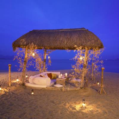 Dining on the beach