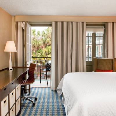 Courtyard Balcony Room