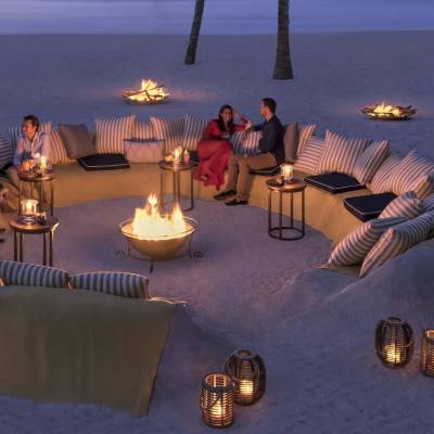Republik Beach Bar and Grill