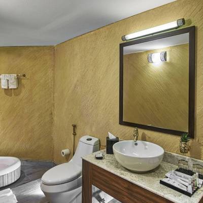 Luxury Tent Bathroom