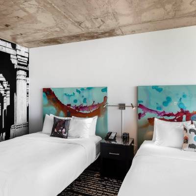 Deluxe double queen room
