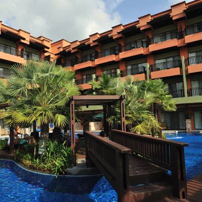 a large pool of water in front of a building