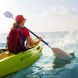 Frau im Kayak