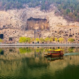 History of China - Longmen Grottoes in Luoyang