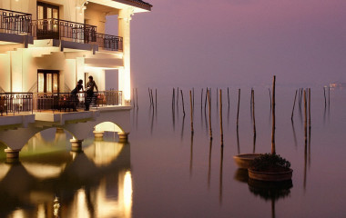 dining in Hanoi