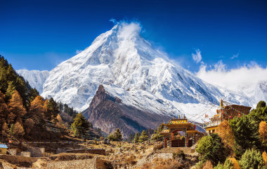 Erleben Sie auf Ihrer Nepal Rundreise imposante Bergwelten - Ausblick auf den Himalaya