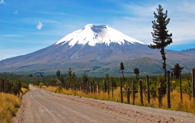 Chimborazo-Vulkan mit schneebedecktem Gipfel in den Anden, Ecuador