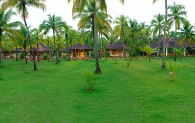 Enchanting Travels - Südindien Reisen -Nattika Beach Resort - Außenansicht