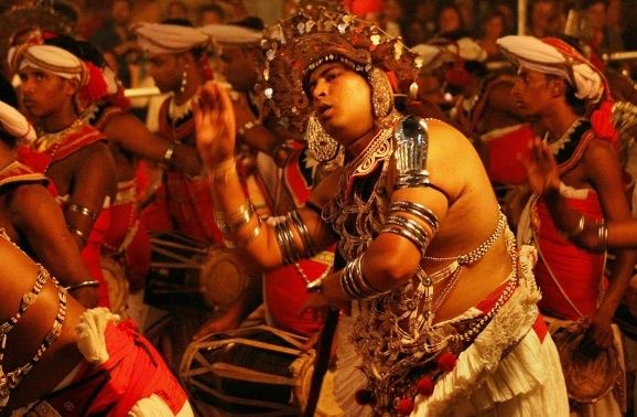 Auch beim Kandy Perahera 2017 wird es viel Musik und Tanz geben