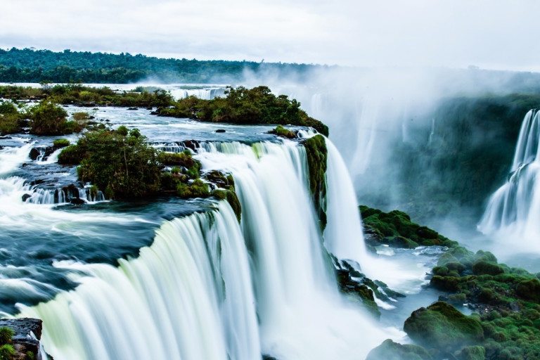 1600-Iguazu-Falls-Argentina-shutterstock_172190801.jpg