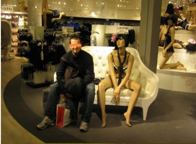 Pendant que madame fait ses courses.. - Eugenol