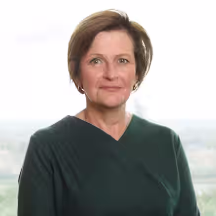 Portrait of Caron Heyes