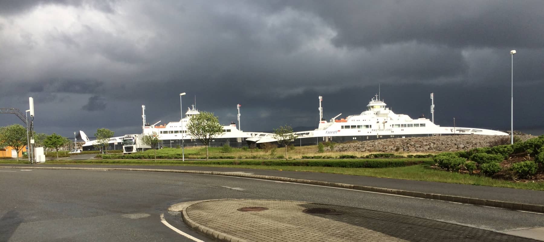 To ferjer på Boknafjorden