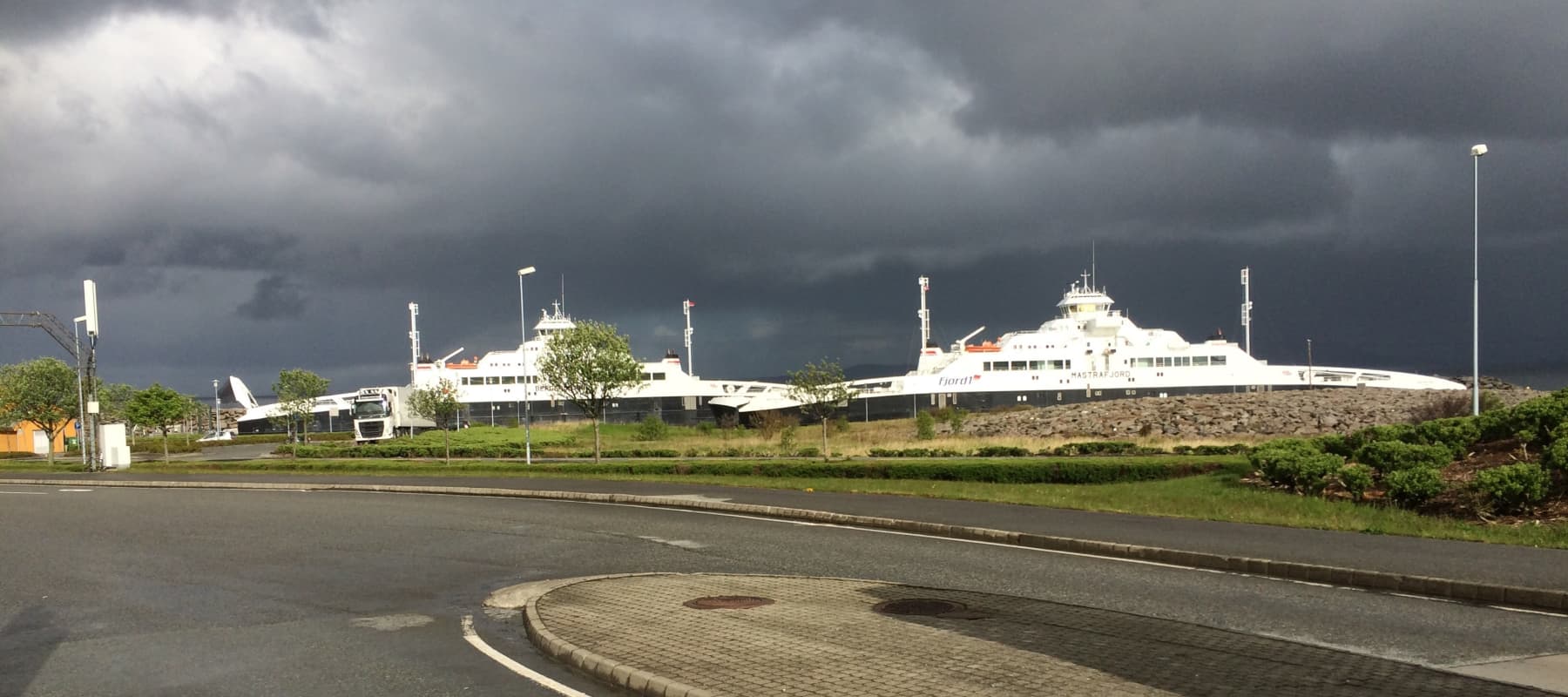 To ferjer på Boknafjorden