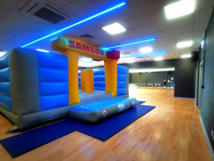 Birthday party bouncy castle - Avoniel Belfast