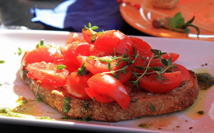 bruschetta-666120_1920.jpg