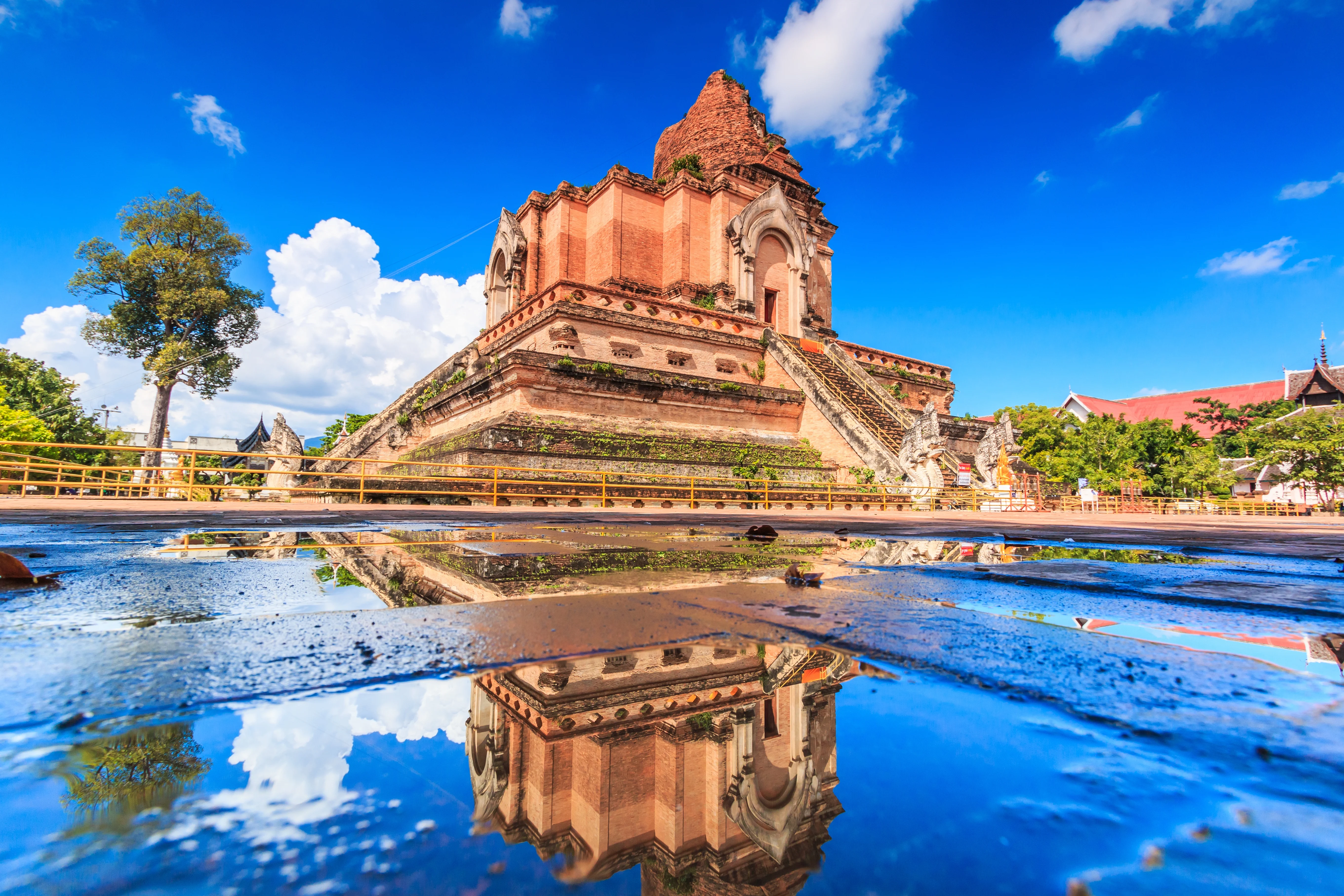 Wat Chedi Luang in Chiang Mai During the Day