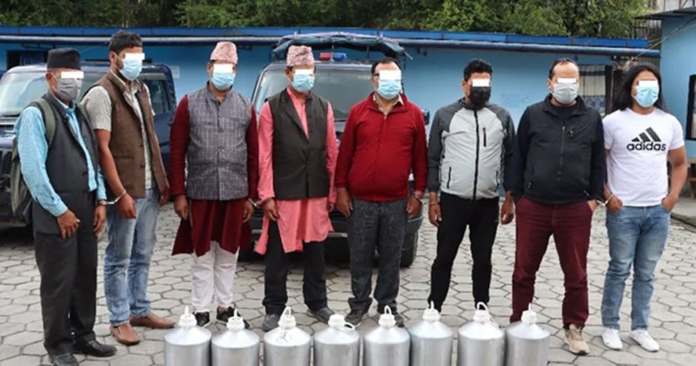 करिब दुई करोडको रक्तचन्दनको तेल अवैध कारोबार