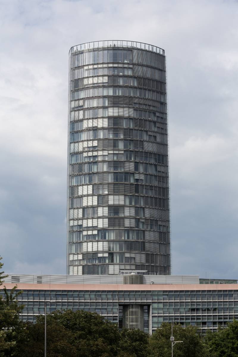 VOn der Aussichtsplattform auf dem Turm Köln-Deutz habt ihr einen tollen 360° Blick
