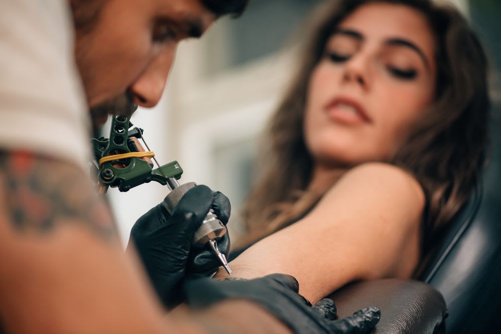 Tattoo stechen trotz Angst: 5 Tipps gegen Panik