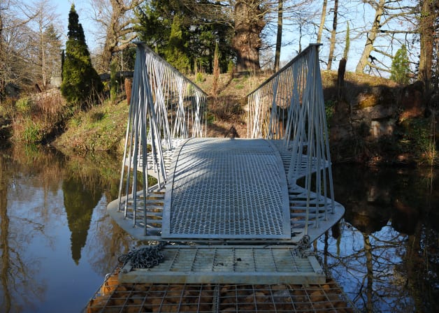 Entrance to the swing bridge in Crystal Palace park