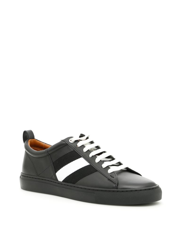 sneakers in leather with webbing