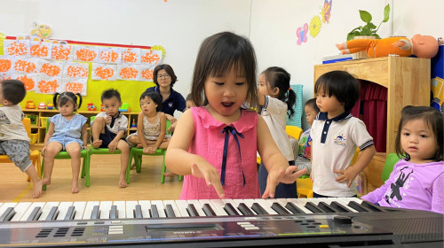 Giờ cảm thụ âm nhạc của những thiên thần nhí