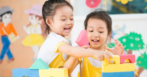 CÓ NÊN CHO TRẺ MẦM NON HỌC THEO  PHƯƠNG PHÁP MONTESSORI?